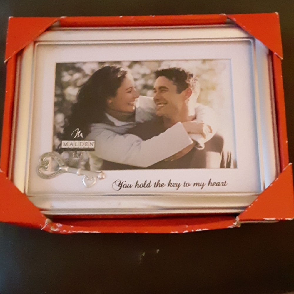 BRAND NEW Malden silver frame